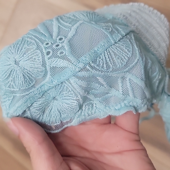 Light Blue Aerie Bralette XS - Picture 6 of 6